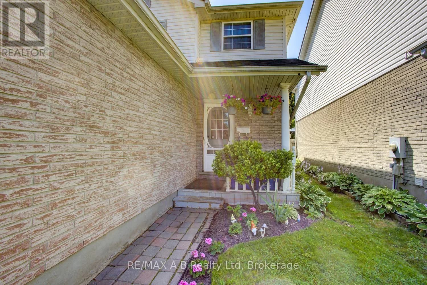 223 MELRAN DRIVE — photo 2 of 13