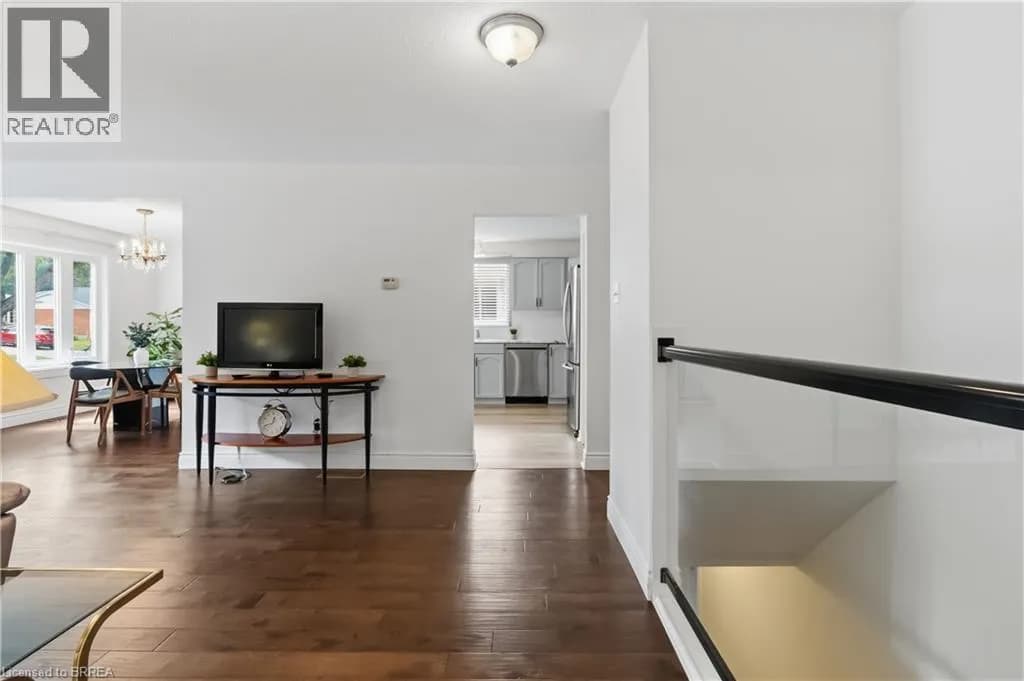 22 ALLENSGATE Drive — photo 5 of 48