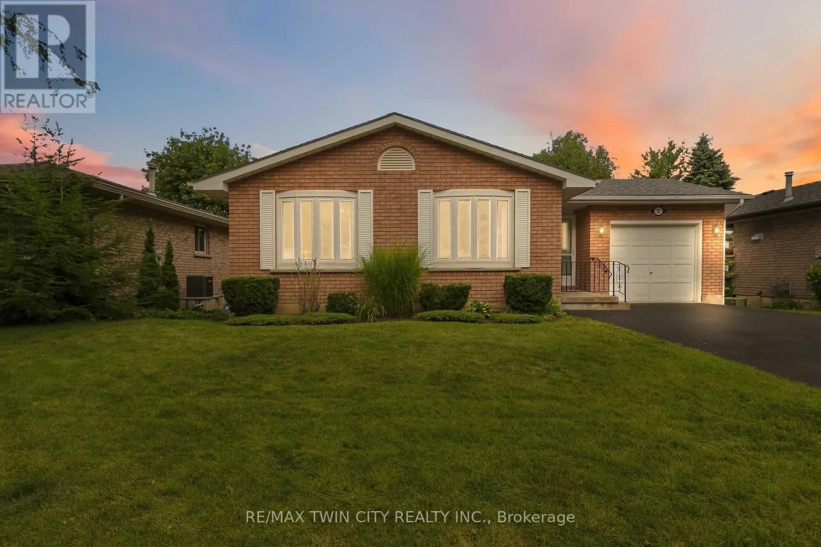22 ALLENSGATE DRIVE — photo 1 of 39