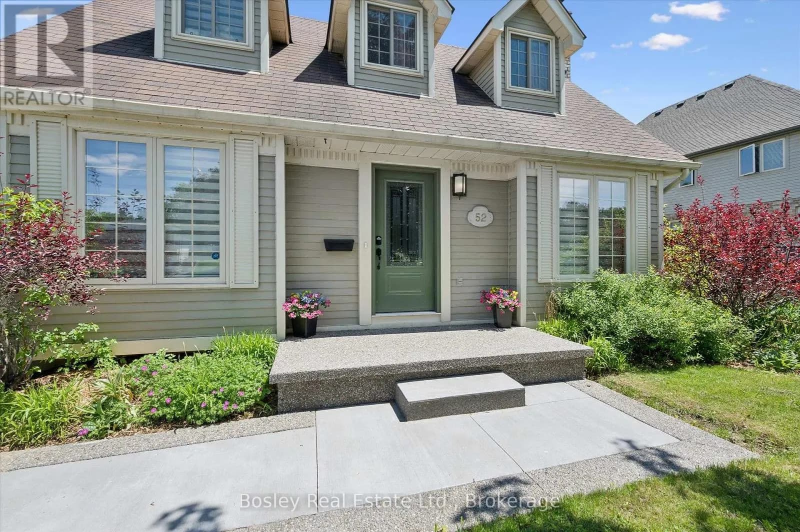 52 STIRLING MACGREGOR DRIVE — photo 3 of 36
