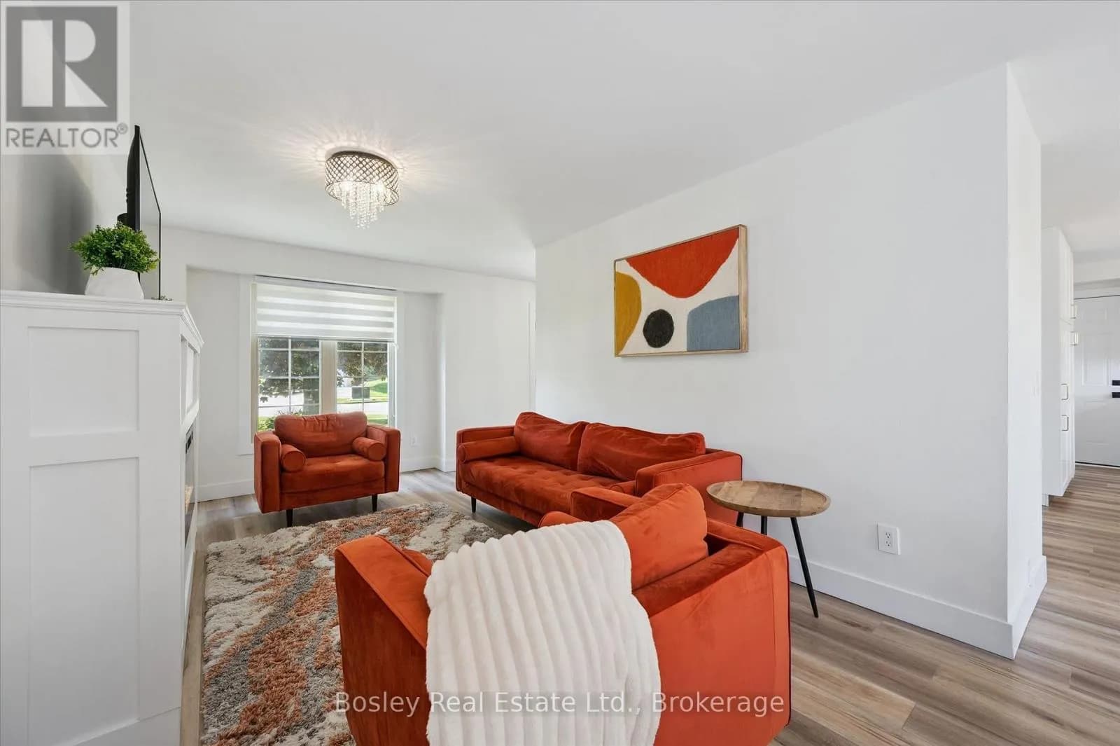 52 STIRLING MACGREGOR DRIVE — photo 5 of 36