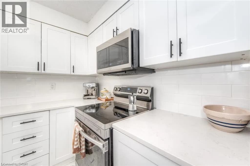 225 HARVARD Place Unit# 402 — photo 4 of 15