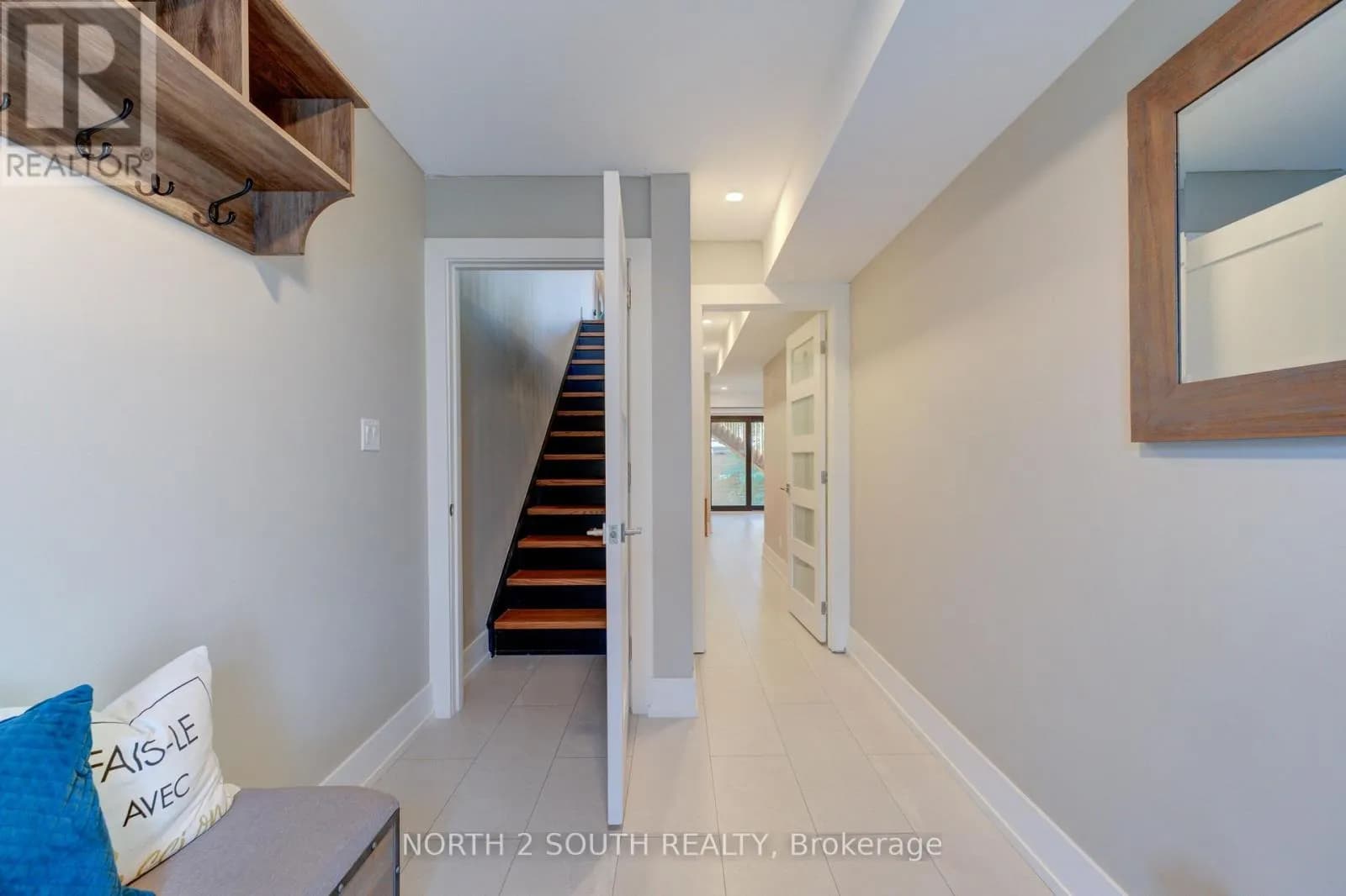 B - 3 SPRING LANE — photo 4 of 43