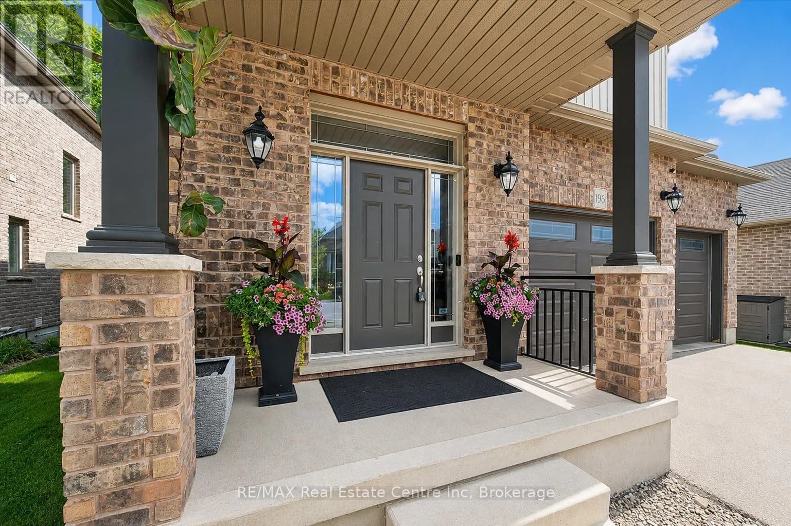 196 MAPLE BUSH DRIVE — photo 2 of 26