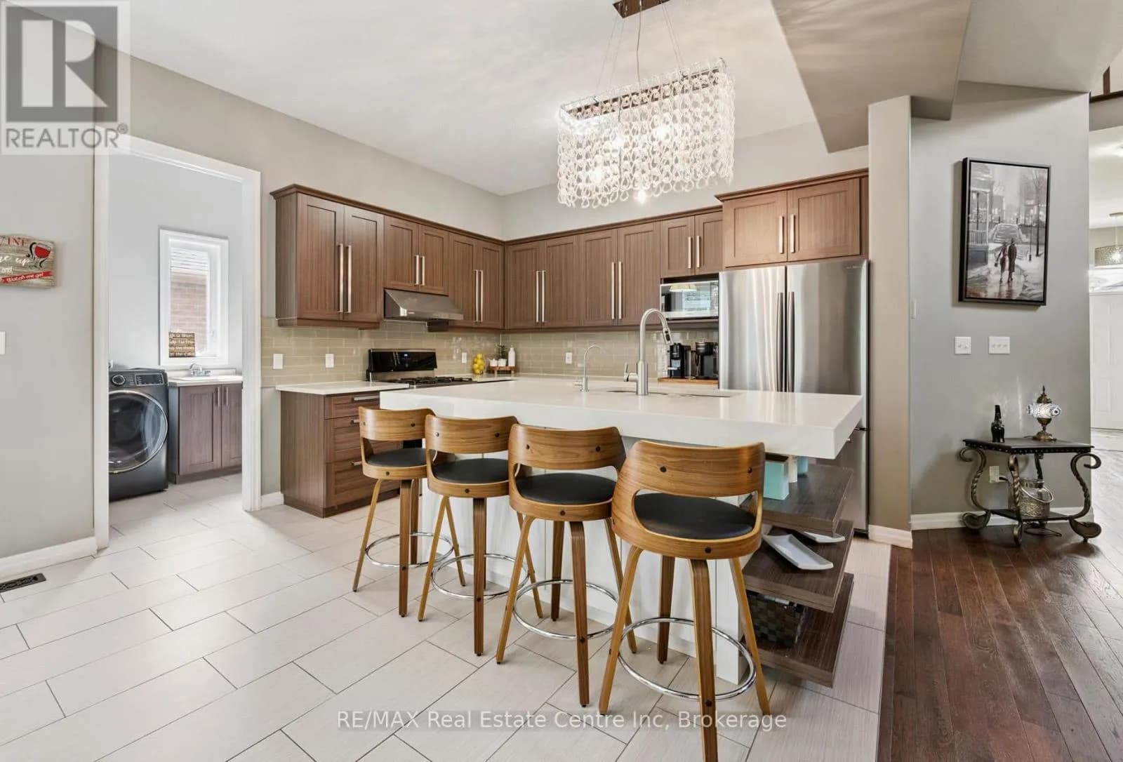 196 MAPLE BUSH DRIVE — photo 5 of 26