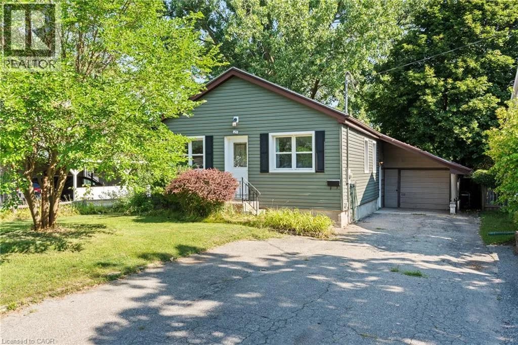 123 MORTON Avenue — photo 2 of 49