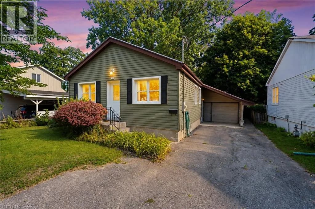 123 MORTON Avenue — photo 4 of 49
