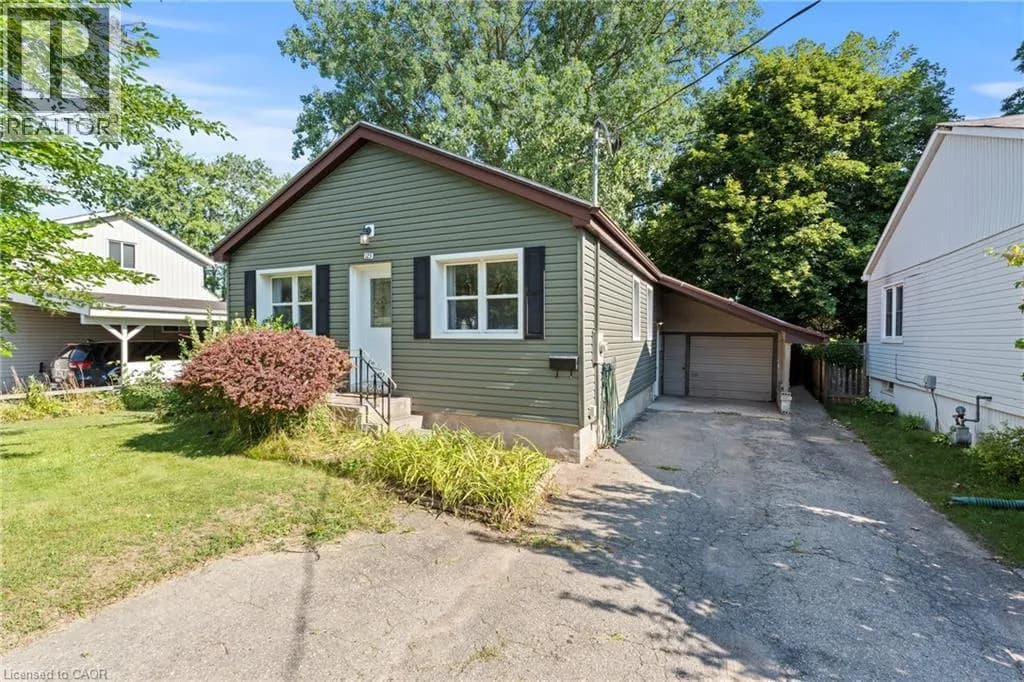 123 MORTON Avenue — photo 5 of 49
