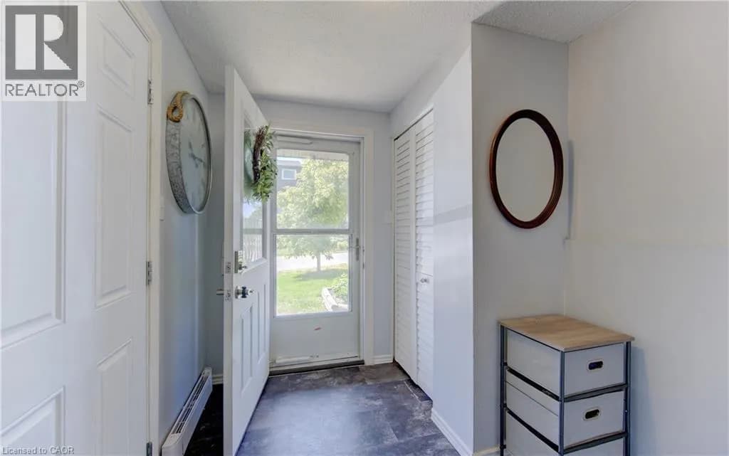 80 OLD COUNTRY Drive Unit# 1 — photo 4 of 35