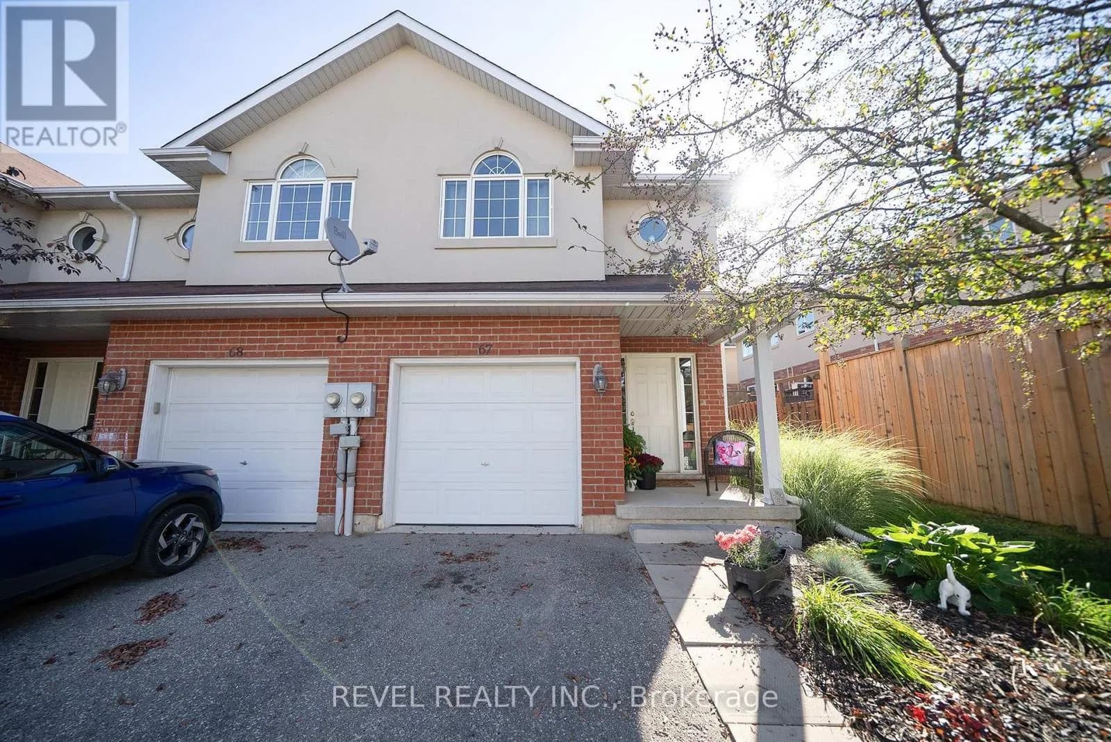67 - 20 MCCONKEY CRESCENT — photo 3 of 31
