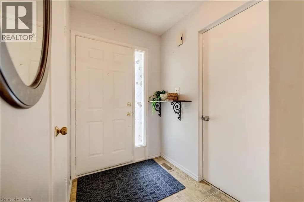 210 HIGHLAND Crescent Unit# 11 — photo 4 of 37
