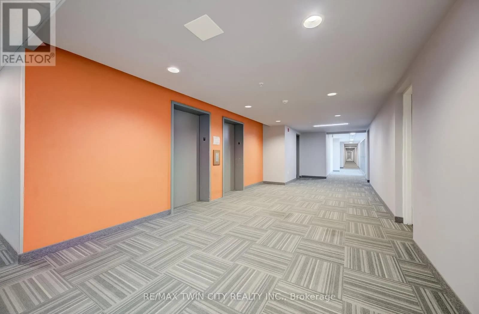 708 - 280 LESTER STREET — photo 5 of 37