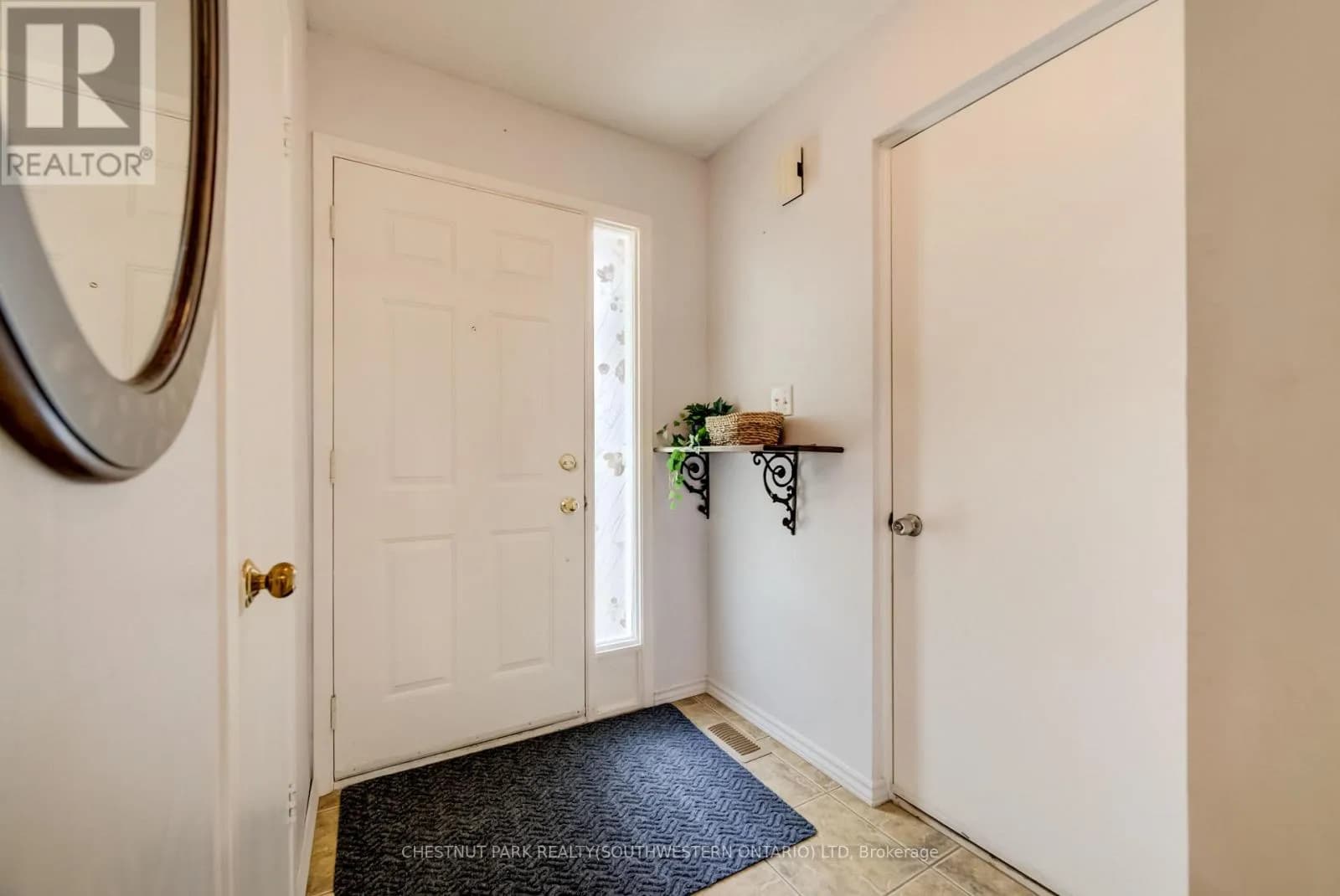 11 - 210 HIGHLAND CRESCENT — photo 4 of 37