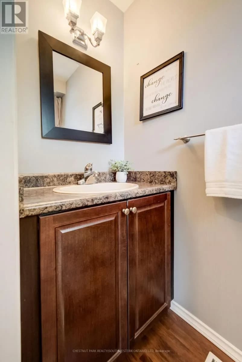 11 - 210 HIGHLAND CRESCENT — photo 5 of 37