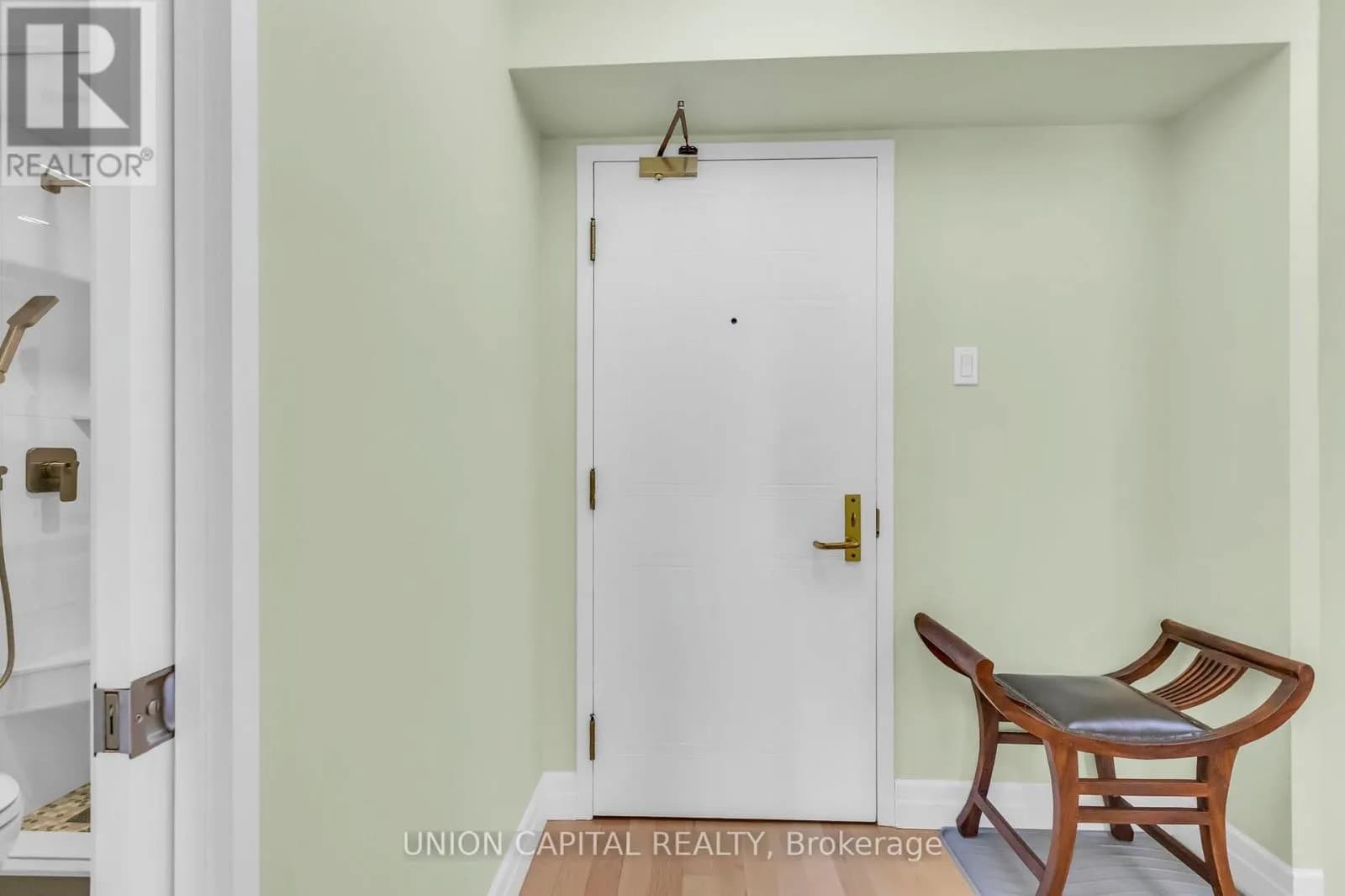 502 - 265 WESTCOURT PLACE — photo 5 of 33
