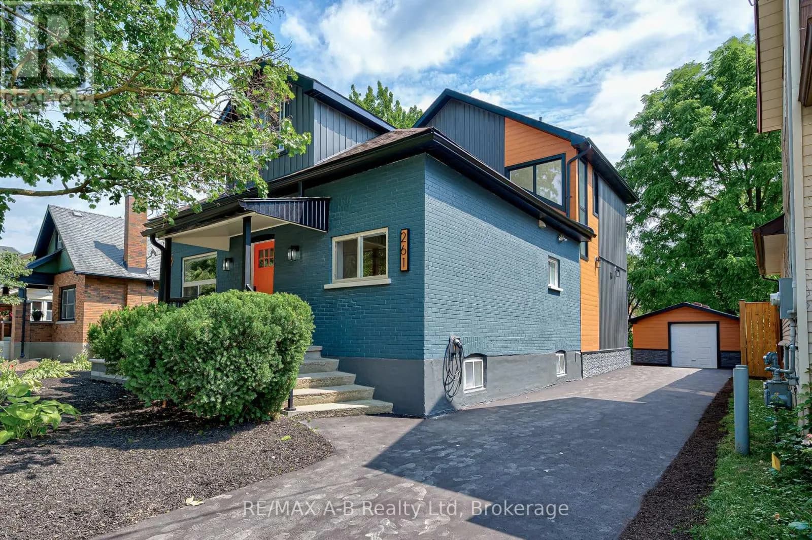 261 ALBERT STREET — photo 2 of 49