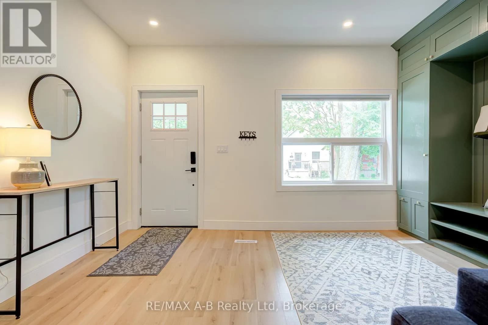 261 ALBERT STREET — photo 4 of 49