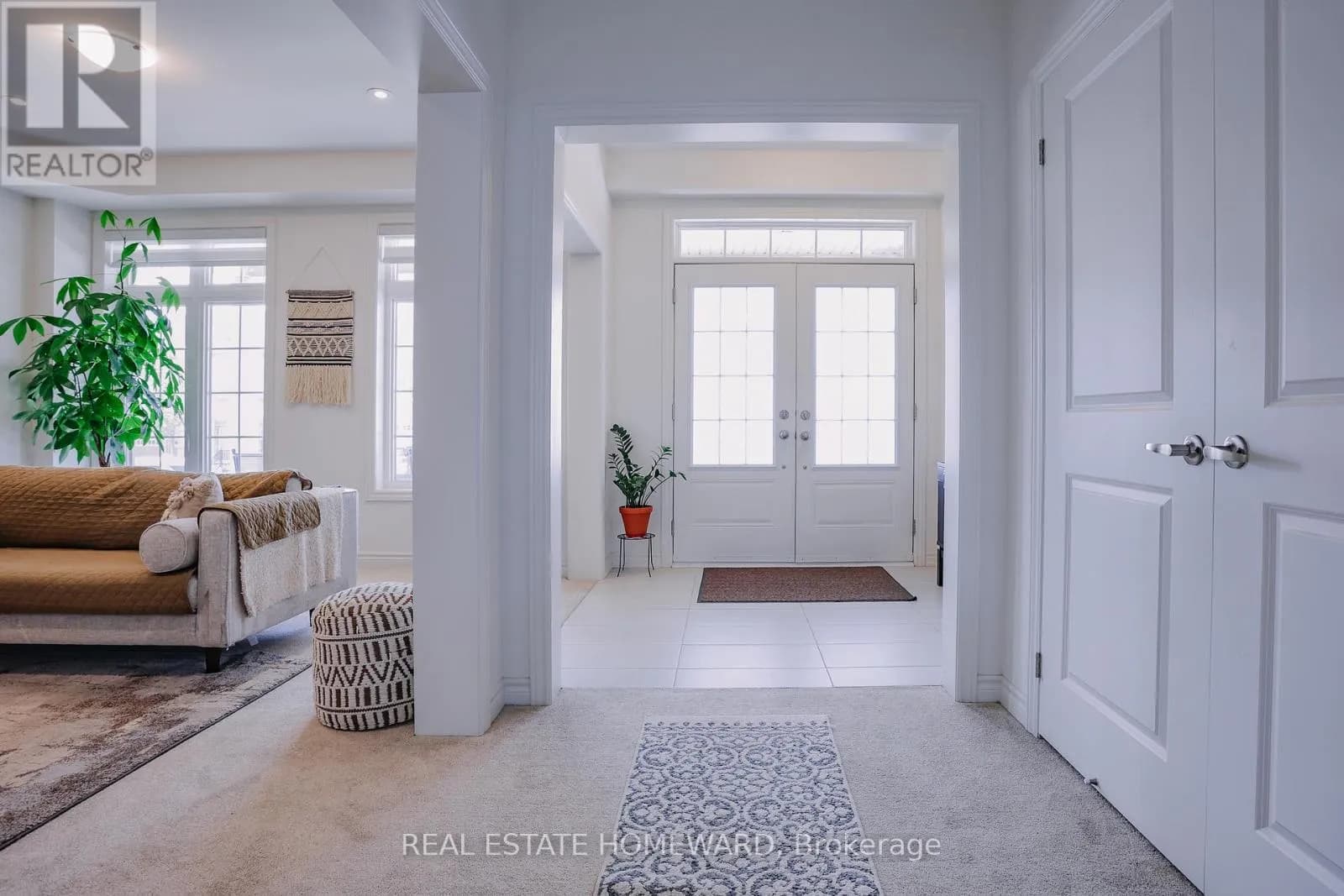 111 REA DRIVE — photo 2 of 45