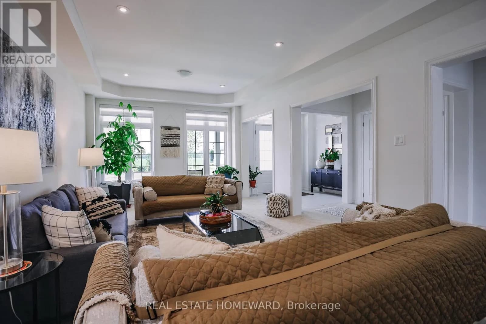 111 REA DRIVE — photo 4 of 45
