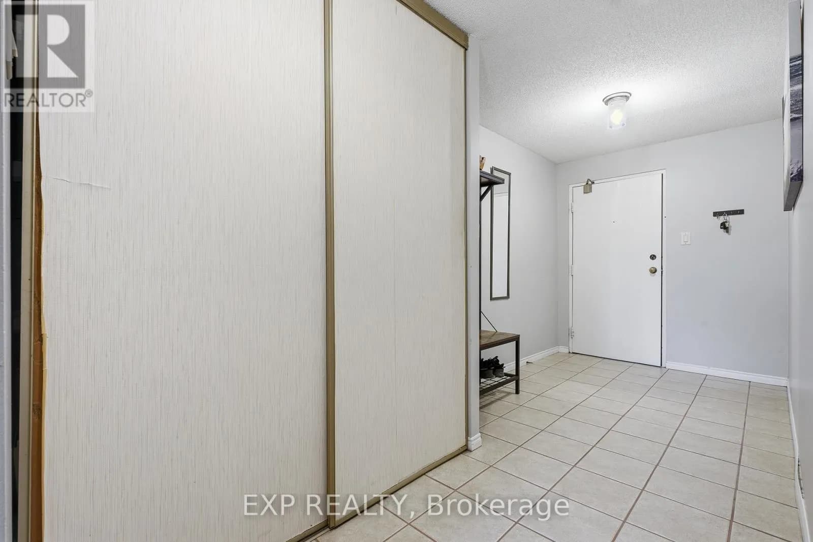 1012 - 55 GREEN VALLEY DRIVE — photo 4 of 38