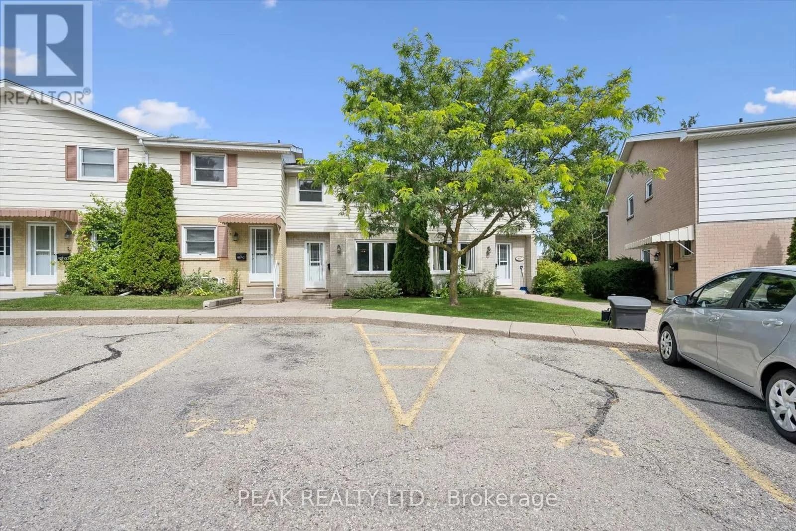 657B ALBERT STREET — photo 3 of 45
