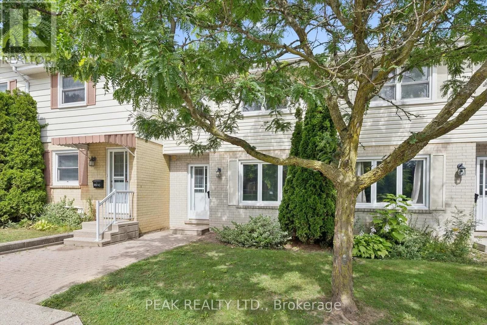 657B ALBERT STREET — photo 4 of 45