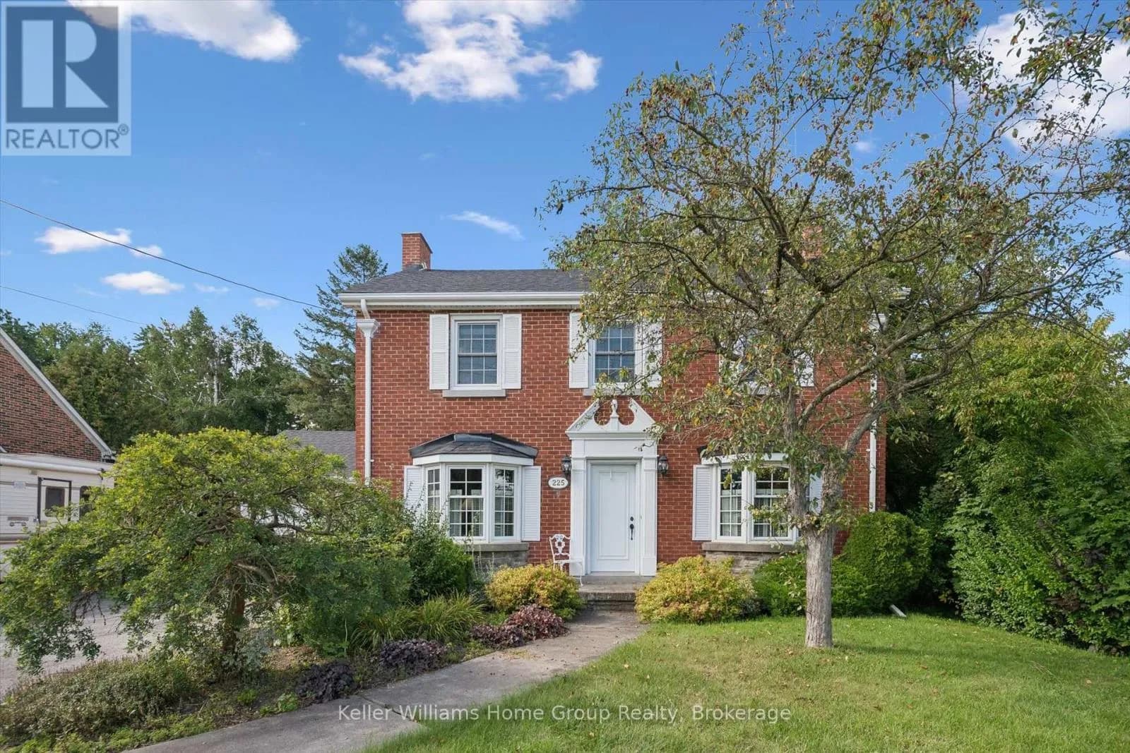 225 ELORA STREET — photo 1 of 45