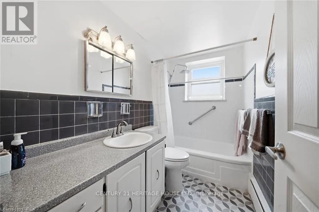 508 - 87 ST GEORGE STREET — photo 5 of 24