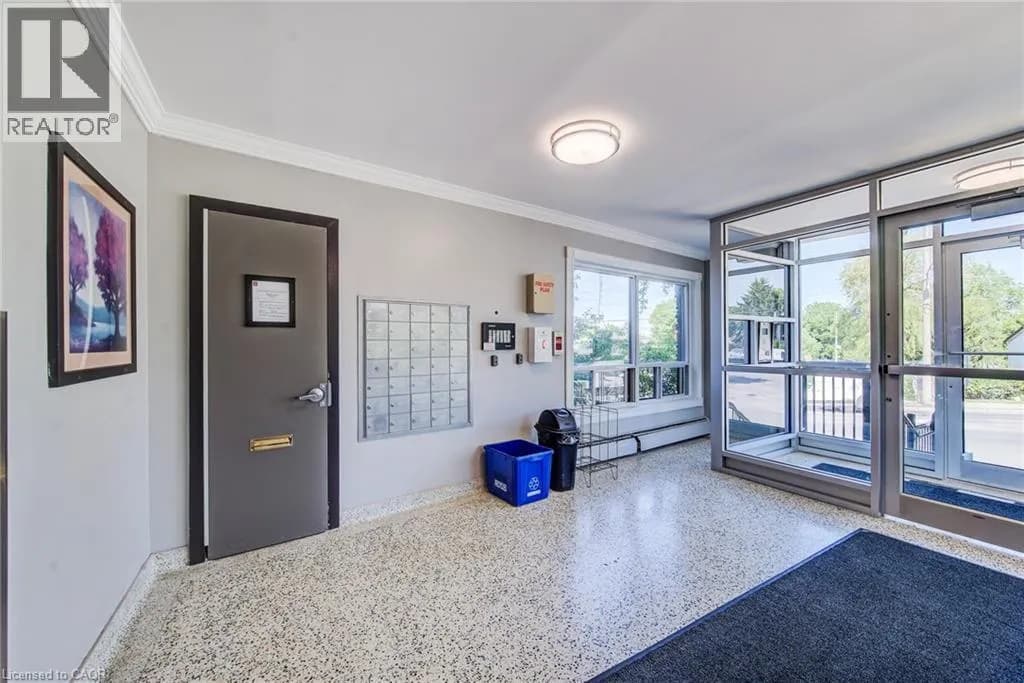 283 FAIRWAY Road N Unit# 302 — photo 5 of 38