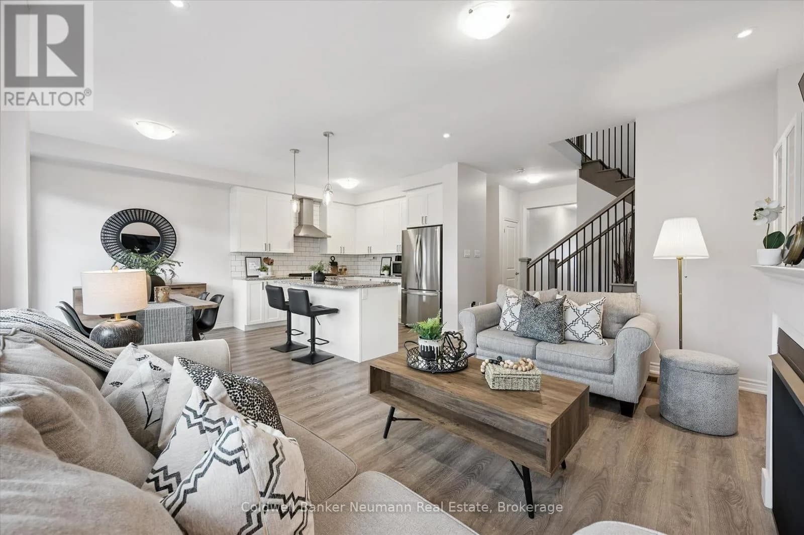 43 HARPIN WAY W — photo 3 of 35