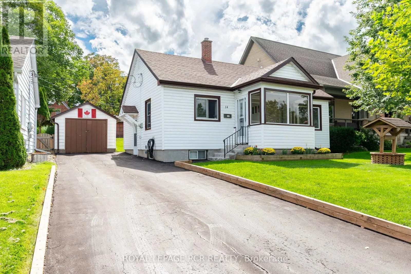 14 ELIZABETH STREET — photo 1 of 22