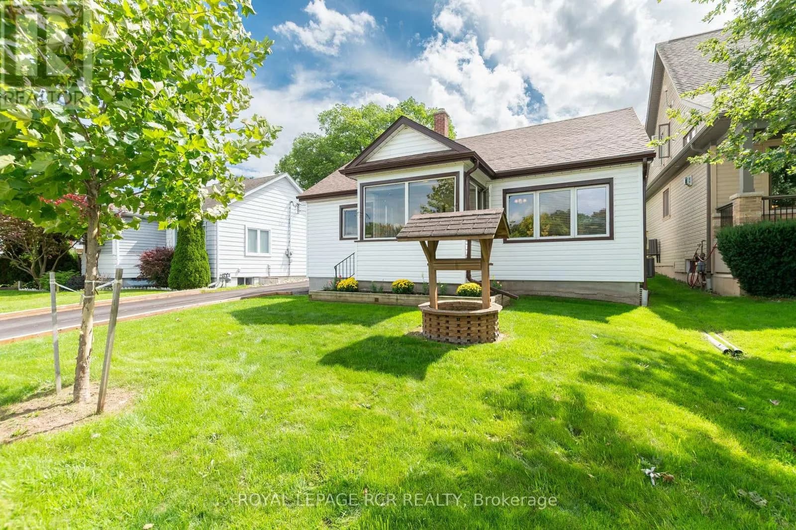 14 ELIZABETH STREET — photo 2 of 22