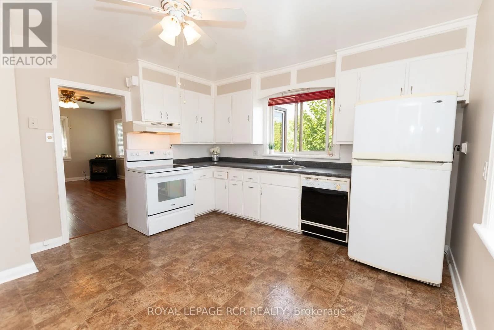 14 ELIZABETH STREET — photo 3 of 22