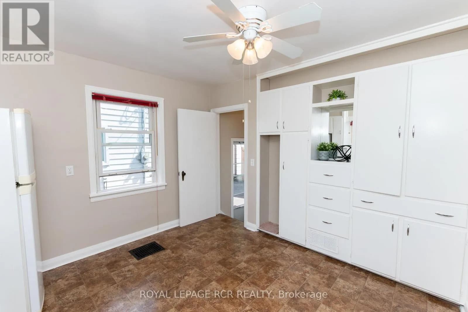 14 ELIZABETH STREET — photo 4 of 22