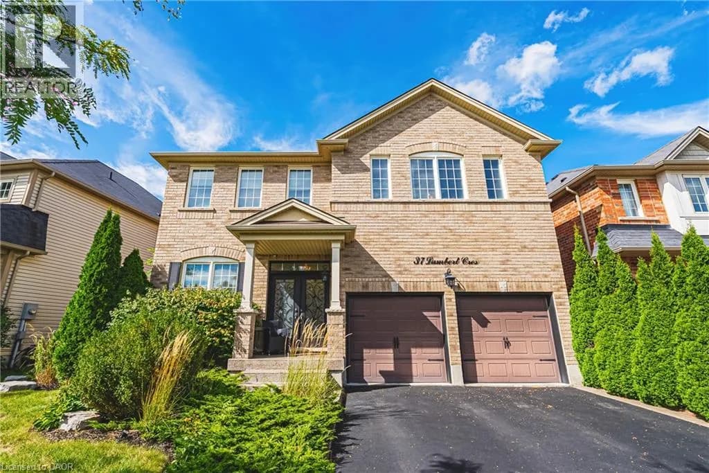 37 LAMBERT Crescent — photo 2 of 40