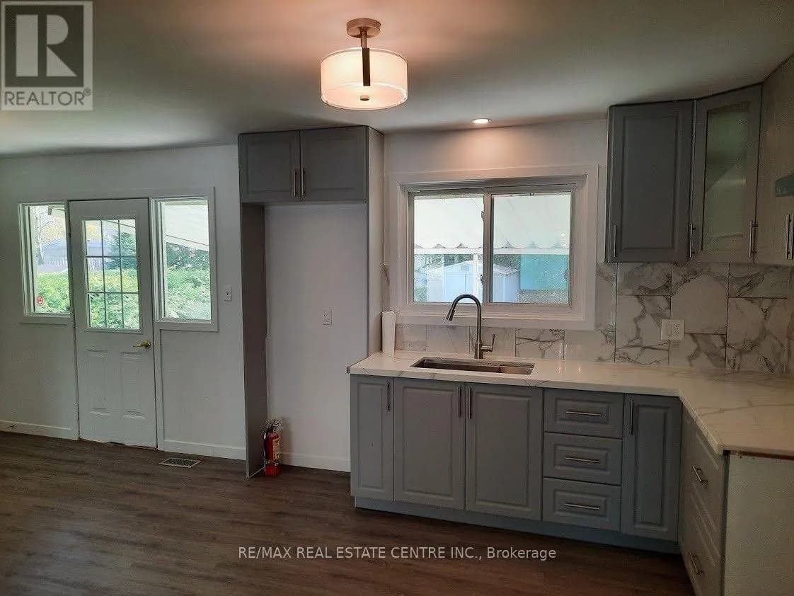 391 TAMARACK DRIVE — photo 5 of 18