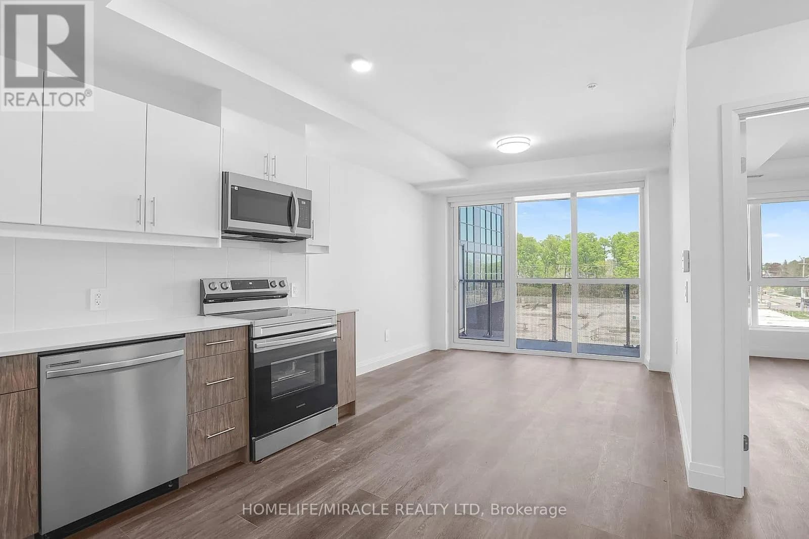 320 - 1333 WEBER STREET E — photo 5 of 16