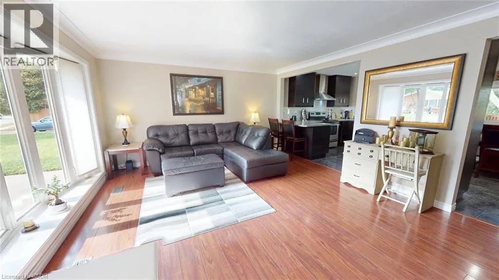 7 CAMBRIDGE Drive — photo 3 of 37