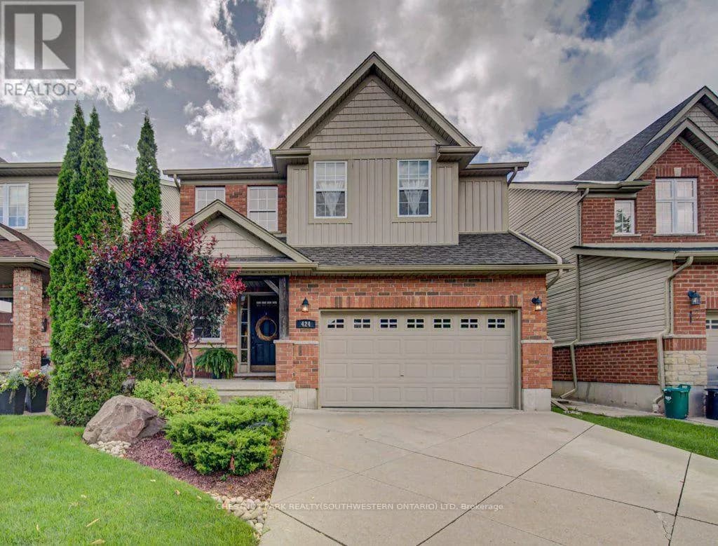 424 SAUVE CRESCENT — photo 1 of 50