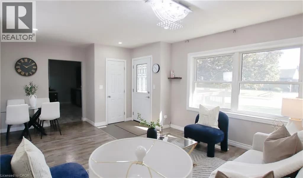 18 CLEARVIEW Drive — photo 3 of 43