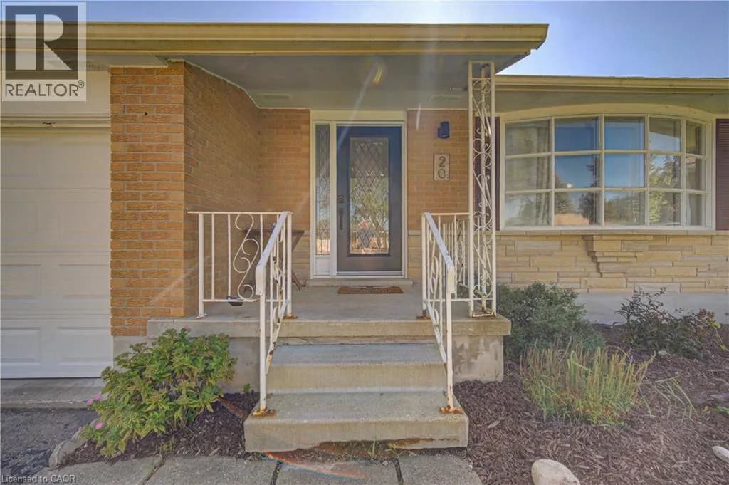 221 DEVON Street — photo 3 of 34