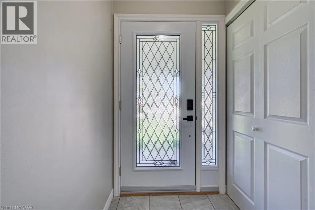 221 DEVON Street — photo 4 of 34