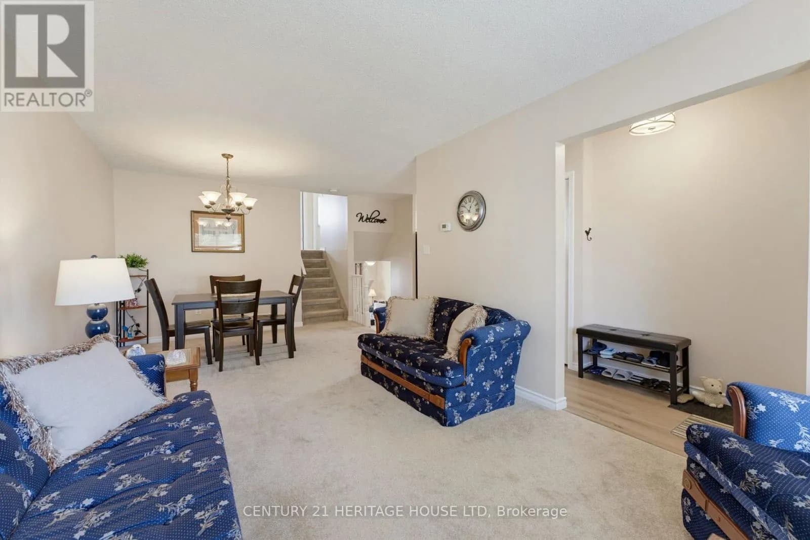 42 BUCHANAN CRESCENT — photo 5 of 38
