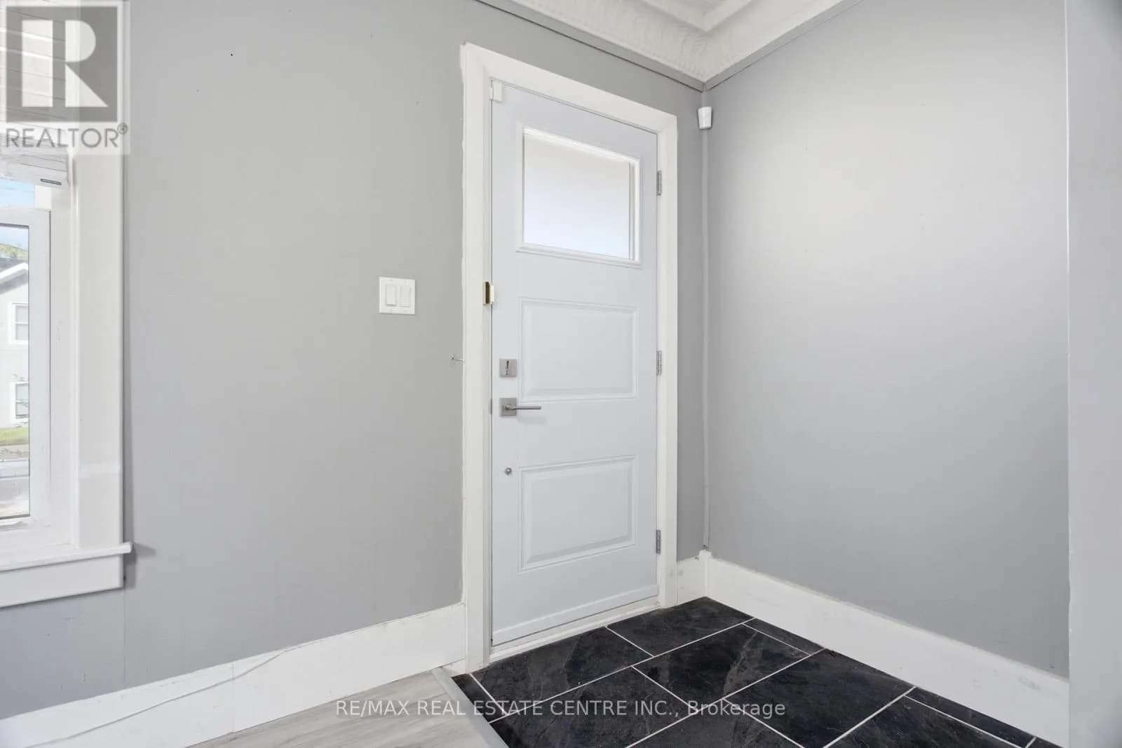 1108 QUEENSTON ROAD — photo 4 of 49