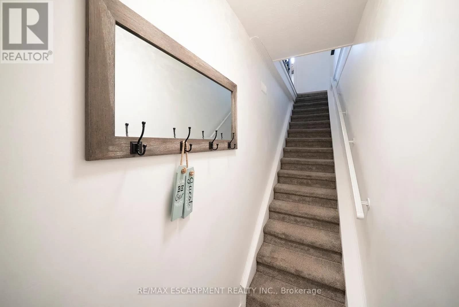 171 DRUMMOND STREET — photo 4 of 34