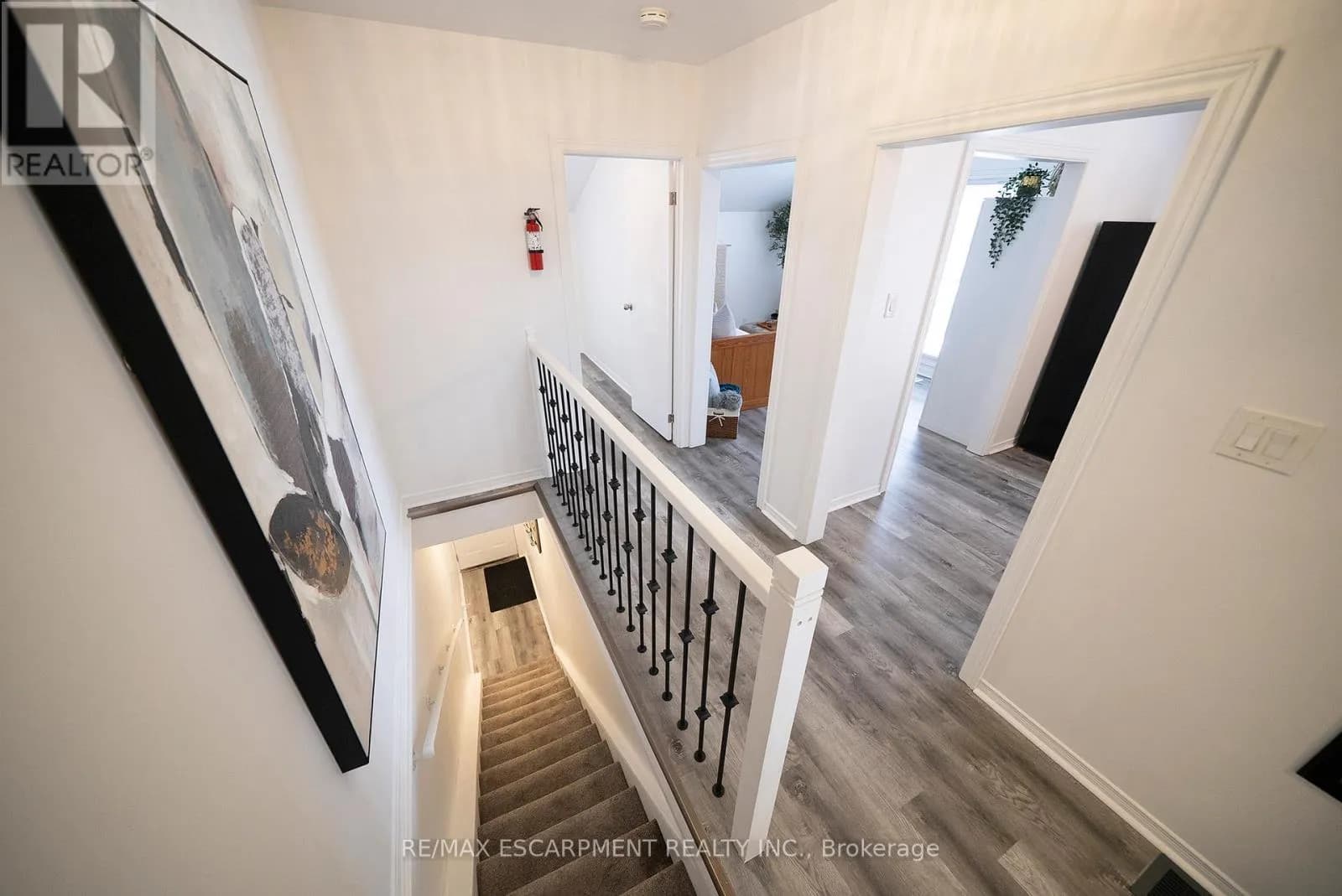 171 DRUMMOND STREET — photo 5 of 34