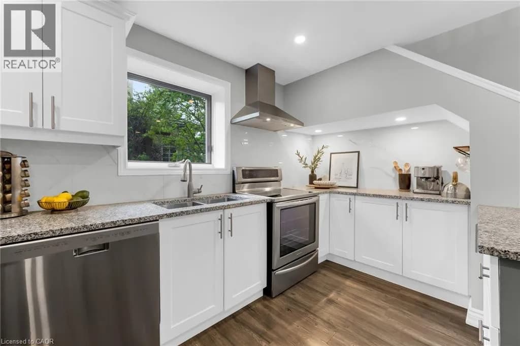 175 WELLINGTON Street — photo 5 of 27