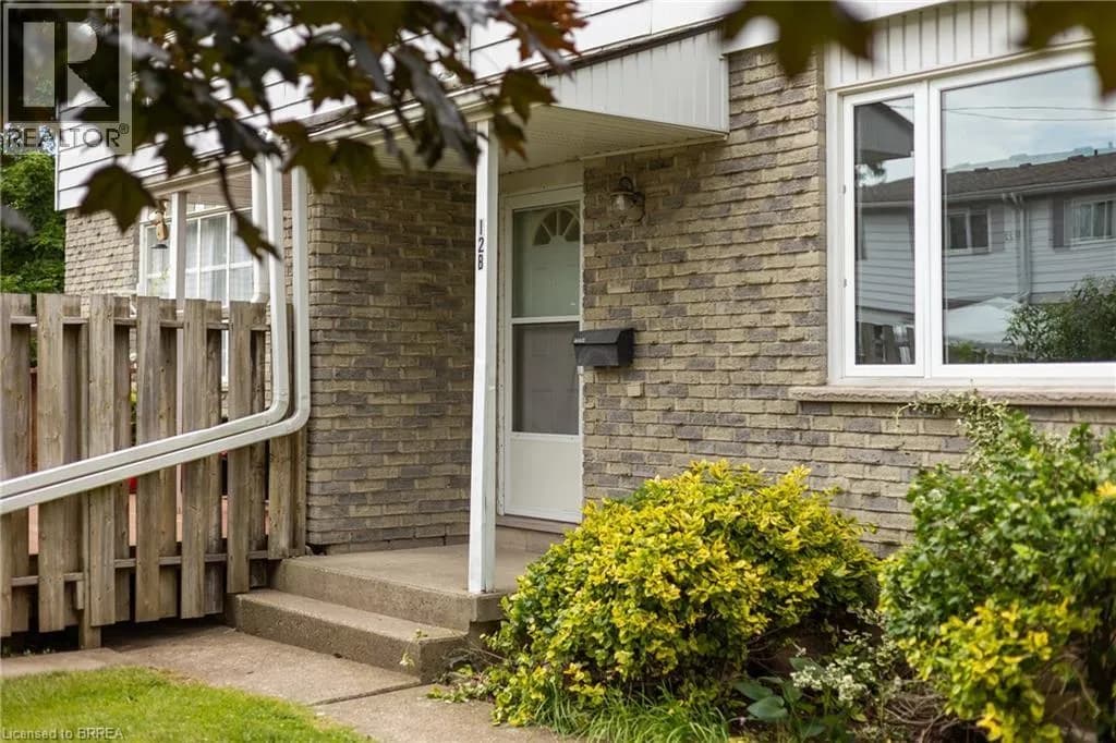 18 OAKHILL Drive Unit# 12B — photo 3 of 40