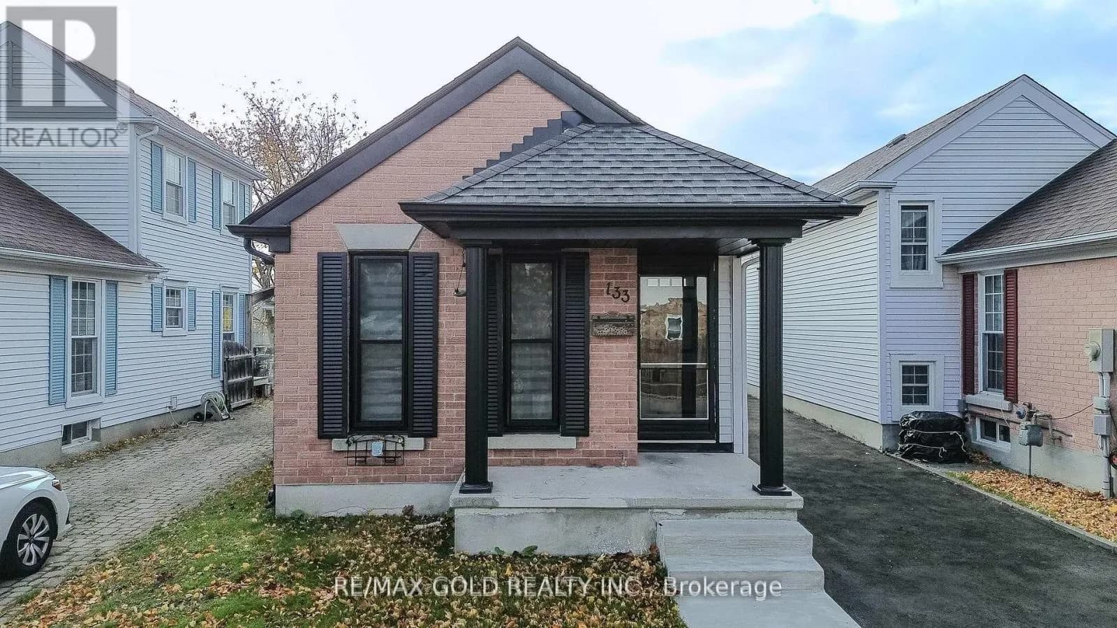 133 WAKE ROBIN DRIVE — photo 1 of 49