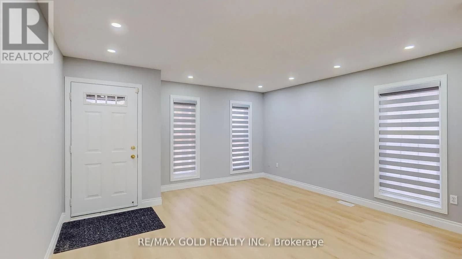 133 WAKE ROBIN DRIVE — photo 4 of 49